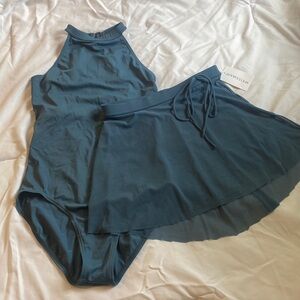 Weissman dance adult small leotard and matching skirt. Beautiful color.